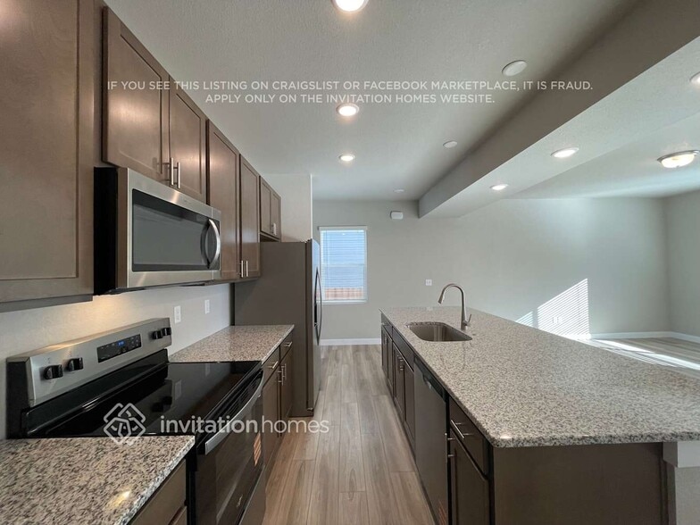 Building Photo - 13573 Arriba Dr