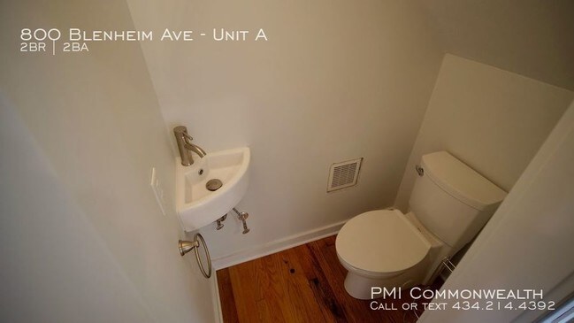 Building Photo - 2 Bed / 1.5 Bath Recently Remodeled