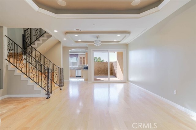 Building Photo - 711 E Angeleno Ave