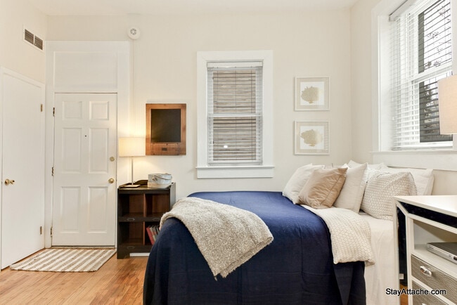 Building Photo - 1800 19th Street NW Apt 4