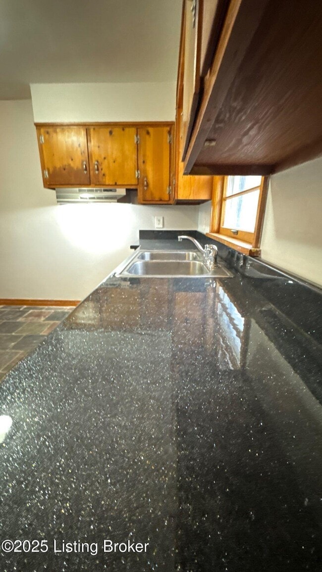 Building Photo - 5908 Ashby Ln