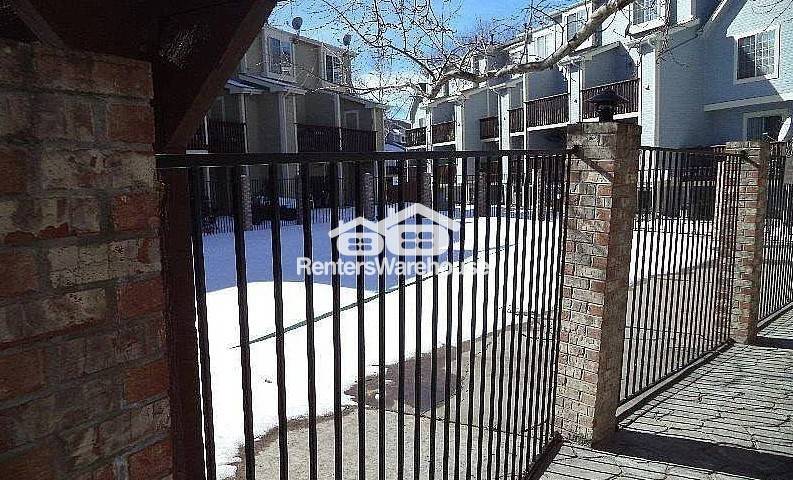 Building Photo - 1885 S Quebec Way