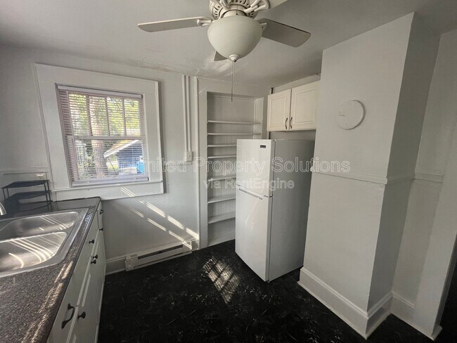 Building Photo - 206 S 20th St