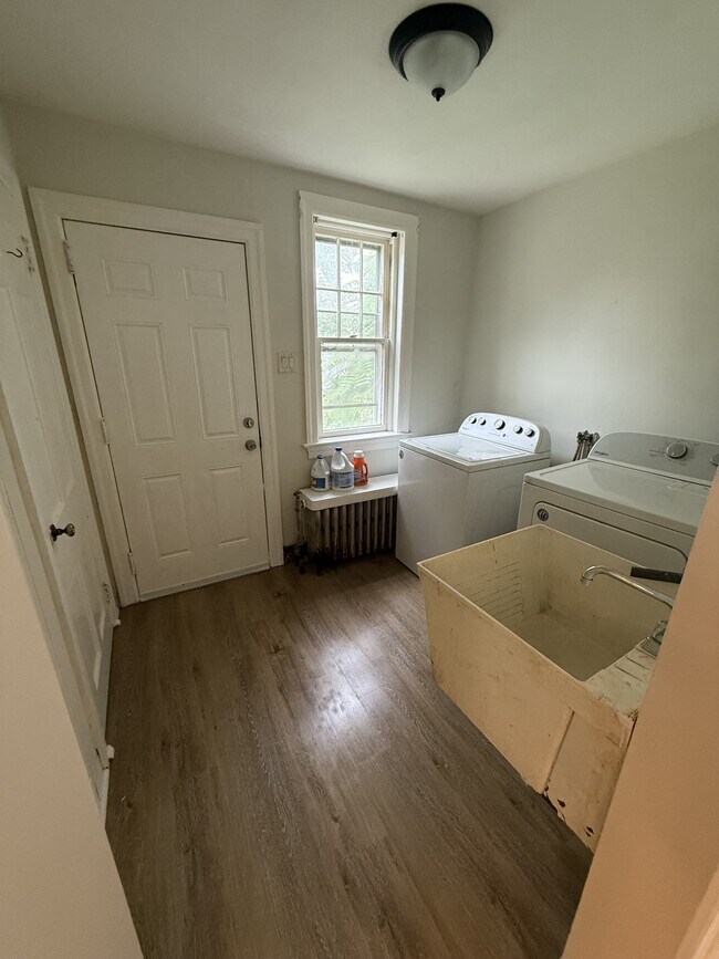 Building Photo - 138 Mott St