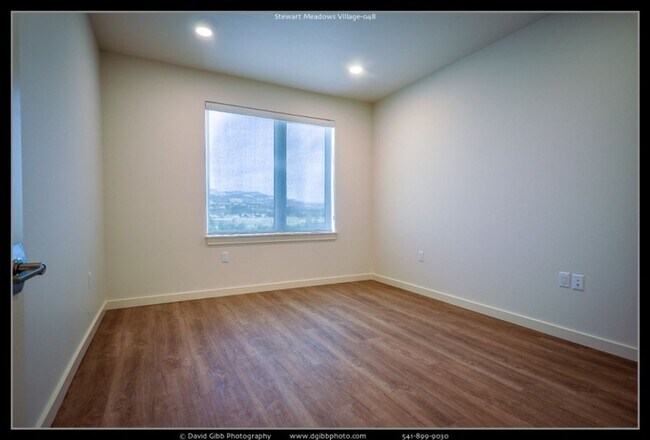 Building Photo - Contemporary 2 bed, 2.5 bath Luxury Townhouse | Available Mid-December