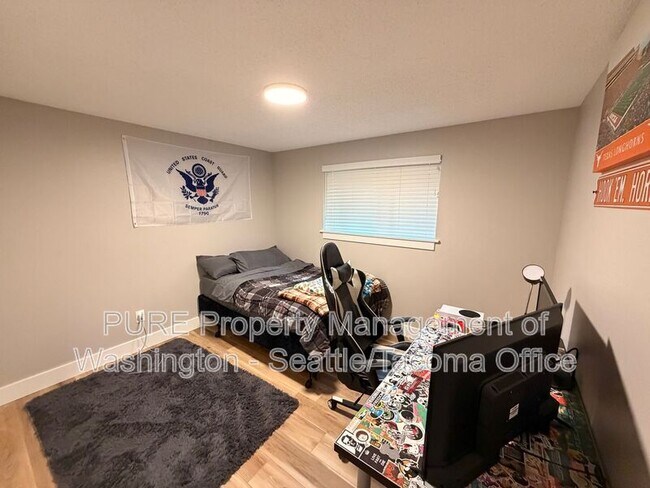 Building Photo - 10410 S Fruitland