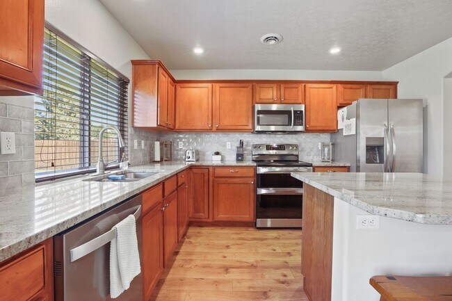 Building Photo - 4bd/2.5ba South Boise Home!