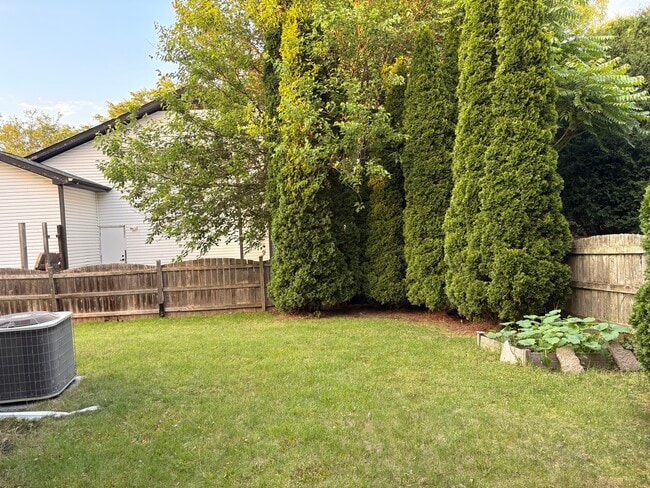 Building Photo - 5431 Ebony Ct