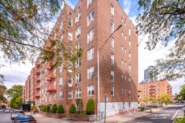 Building Photo - 2685 Homecrest Ave