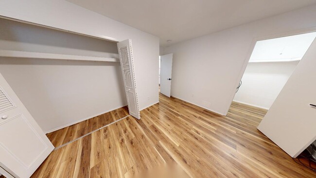 Building Photo - Fully Renovated 1 Bedroom - Triangle Distr...