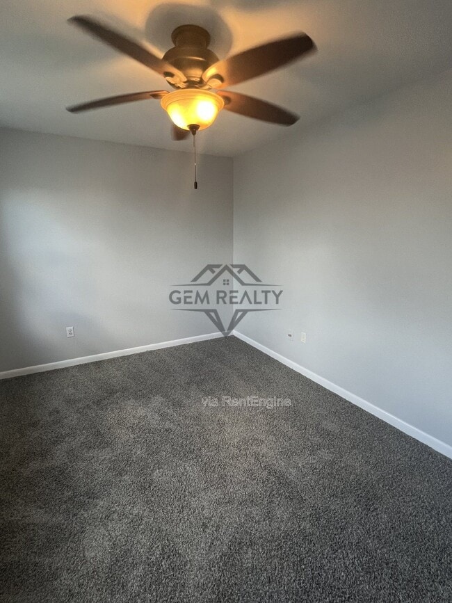 Building Photo - 5253 Daffodil Dr