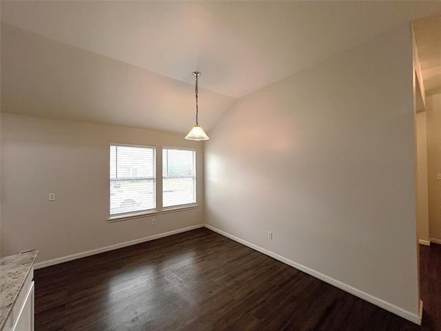 Building Photo - 1923 Pin Oak Ln