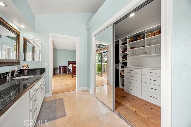 Building Photo - 6 Sand Pointe