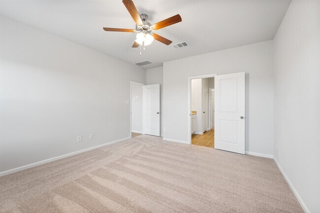 Building Photo - 16743 Needlepoint Dr