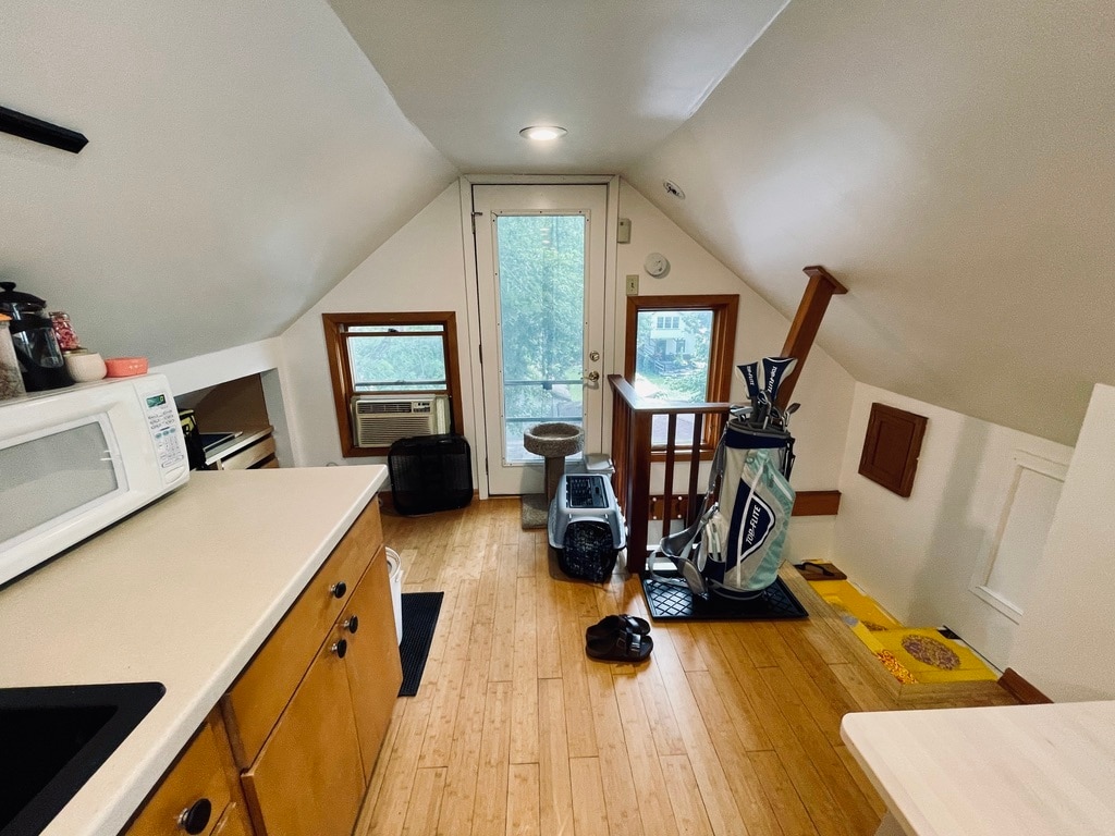 Building Photo - 1701 Taylor St NE