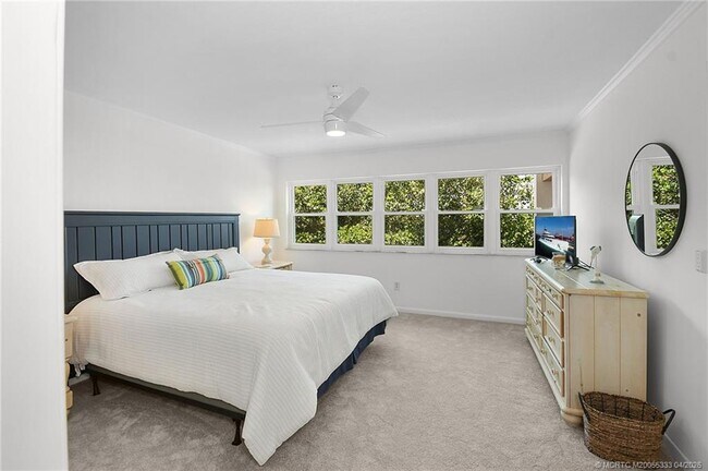 Building Photo - 1555 NE Ocean Blvd