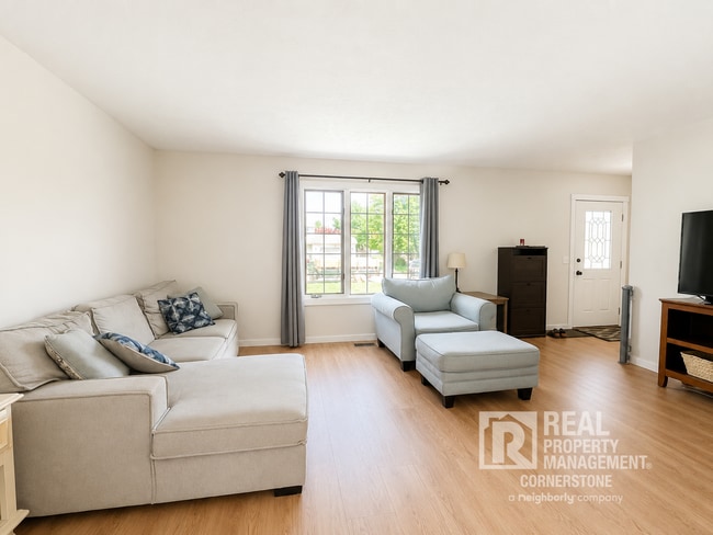 Building Photo - Spacious 4BD Home in Orchard Meadows | Finished Basement | Large Backyard
