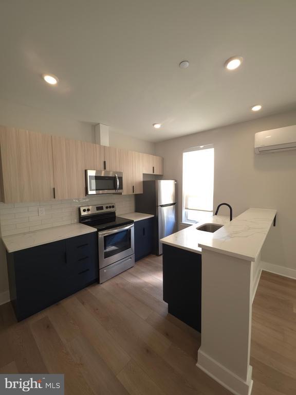 Building Photo - 3503 Midvale Ave