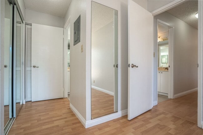 Building Photo - Remodeled 2 Bed / 1.5 Bath at Kihei Villag...