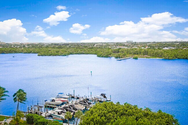 Building Photo - 2121 N Ocean Blvd