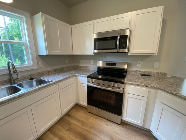 Building Photo - 255 Shallowbag Bay Ln