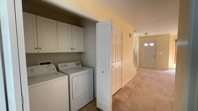Building Photo - Spacious 3-Bedroom End Unit in Liberty Squ...
