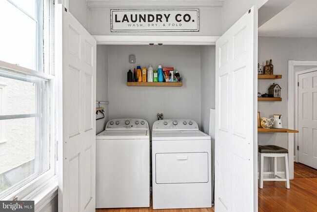 Building Photo - 7717 Flourtown Ave