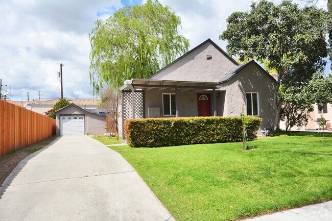 Building Photo - 179 W Spazier Ave