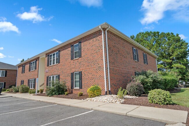 Building Photo - You+this apartment=The perfect match??