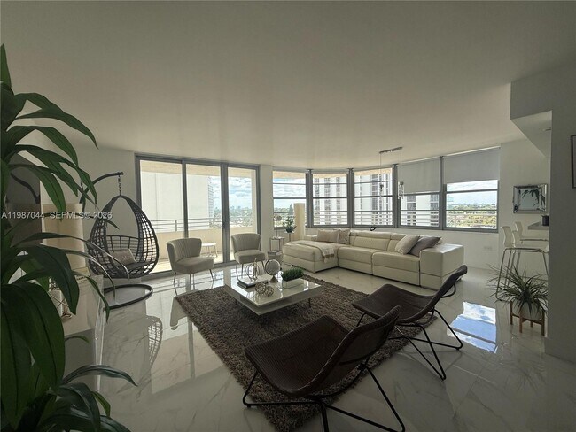 Building Photo - 5555 Collins Ave