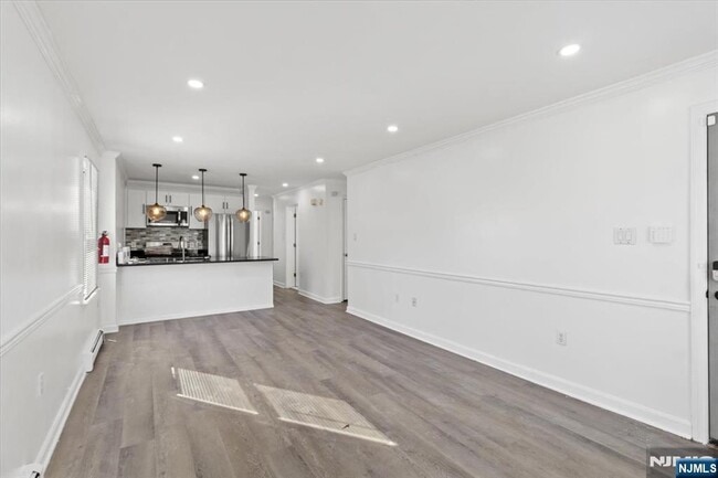 Building Photo - 17 Holsman St