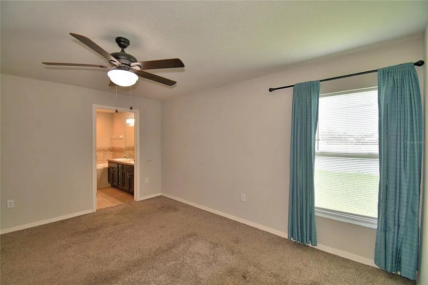 Building Photo - 647 Lake Dexter Cir