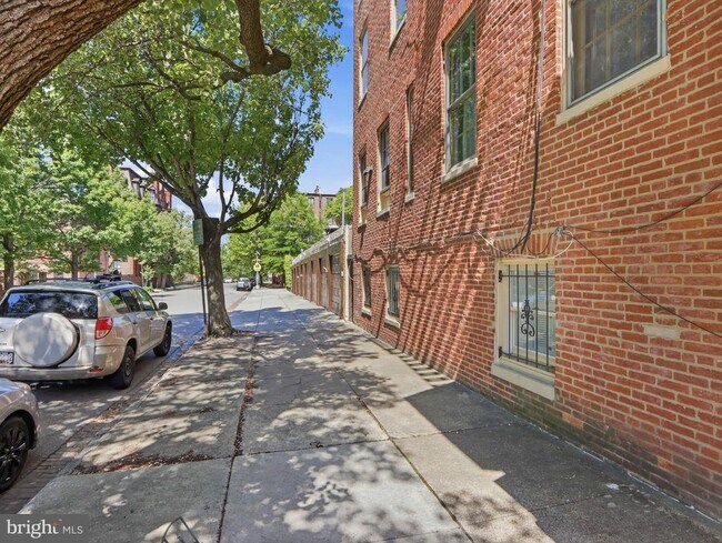 Building Photo - 1435 Bolton St