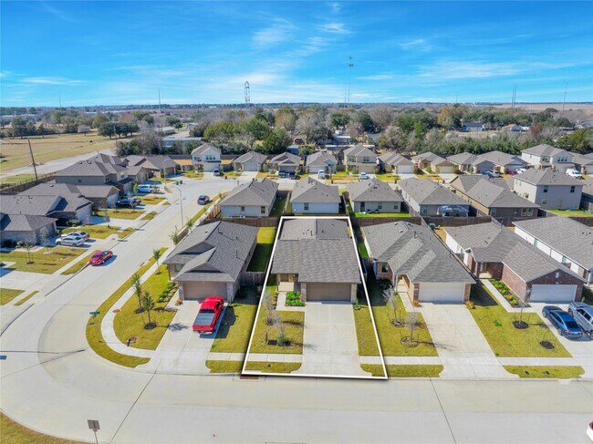 Building Photo - 17715 Grv Hl Dr