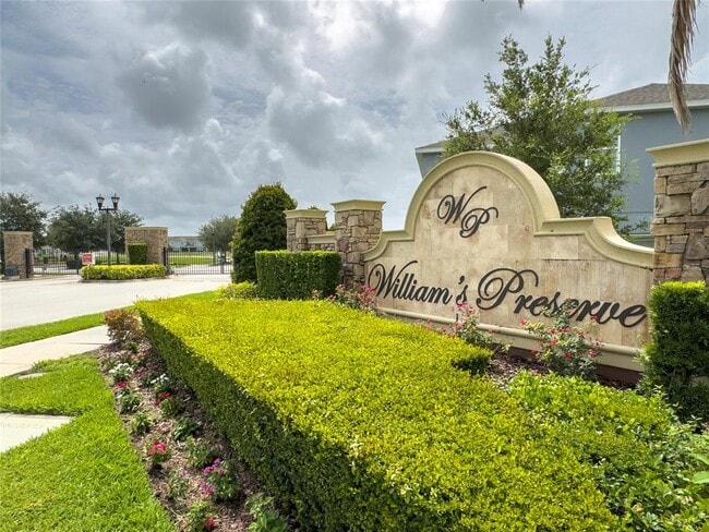 Building Photo - 212 Primrose Dr