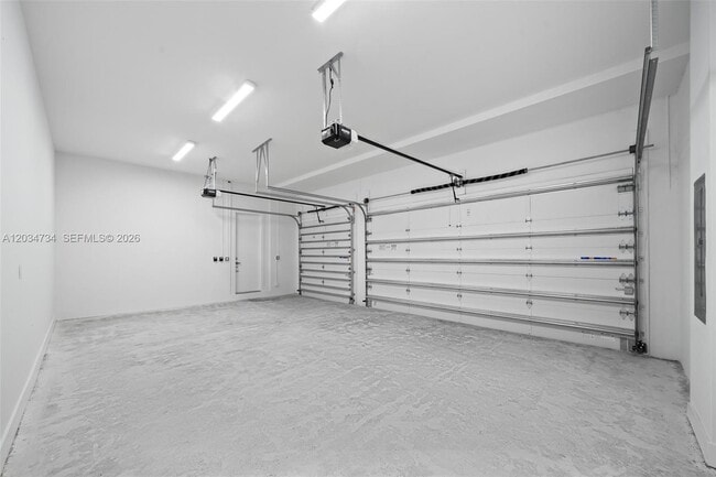Building Photo - 16710 Botaniko Dr N