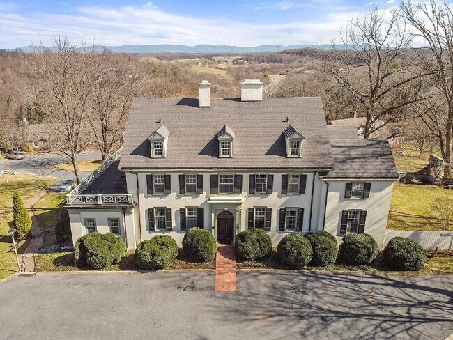 Building Photo - 385 Sherwood Ave