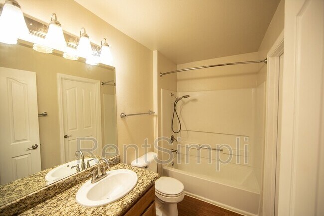 Building Photo - 15024 Avenida Venusto