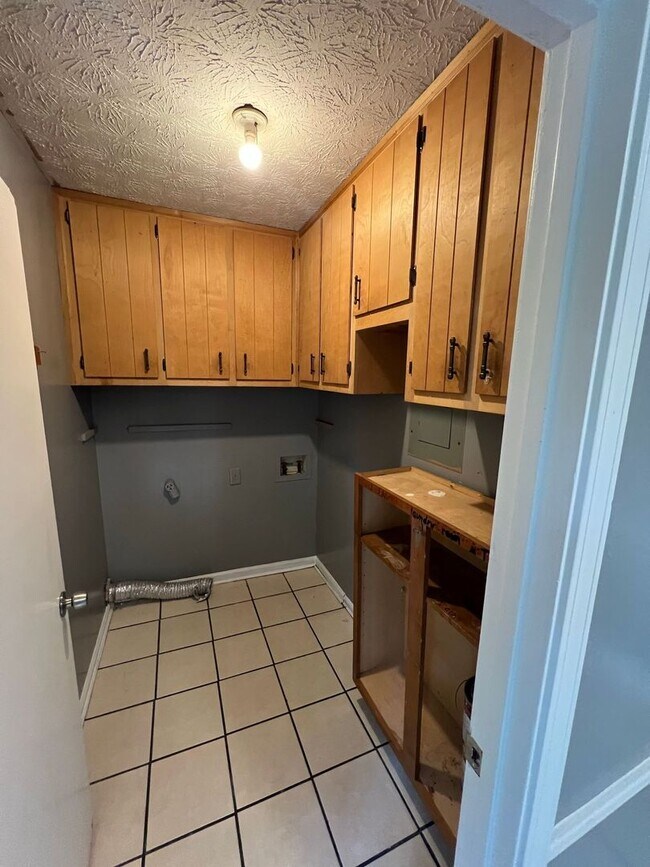 Building Photo - !!!WARNING: AVOID SCAMS CONFIRM RENTAL AT ...