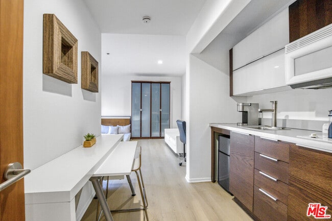 Building Photo - 1929 N Curson Ave