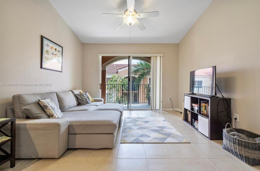 Building Photo - 6851 SW 44th St