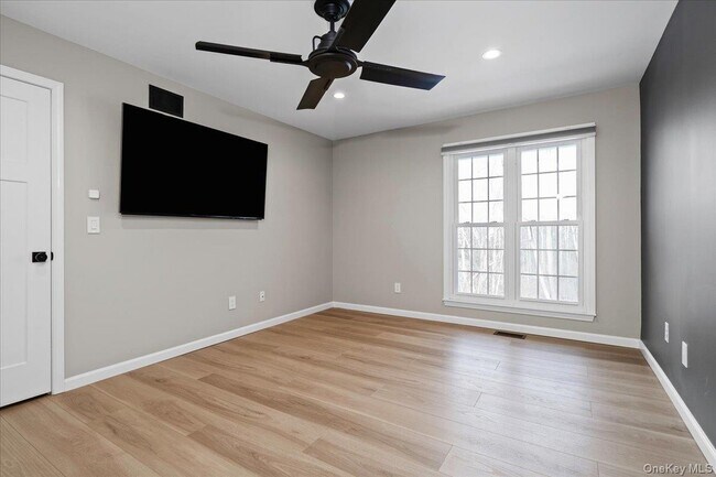 Building Photo - 56 The