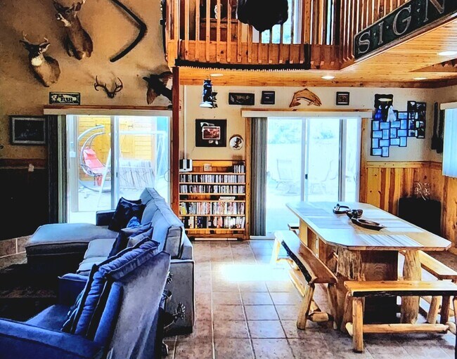 Building Photo - 3341 E 2059th Rd