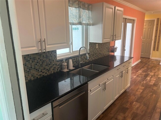 Building Photo - 10845 Del Prado Dr E