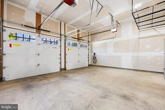 Building Photo - 448 Salk Cir