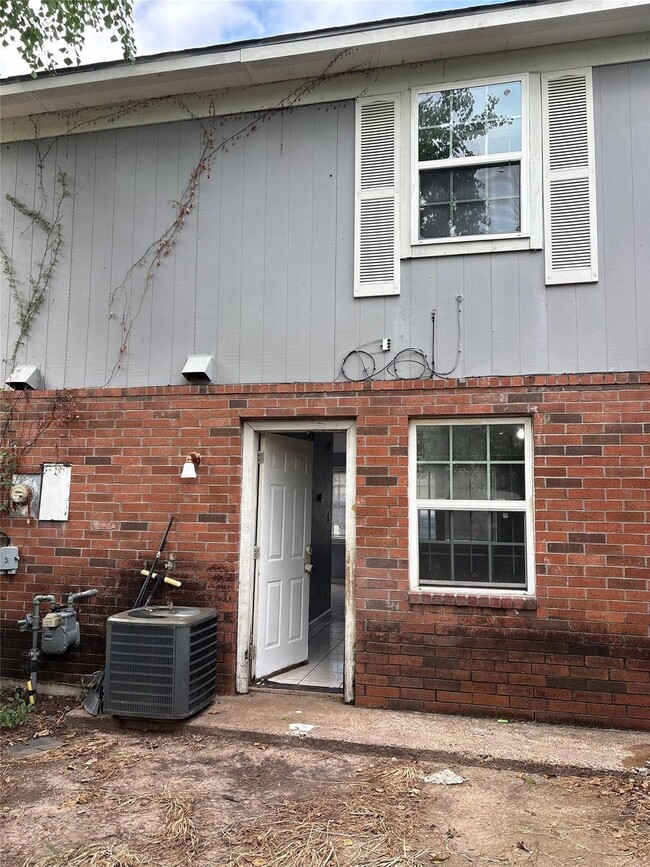 Building Photo - 9714 Galaxy St