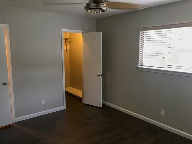 Building Photo - 8202 Renton Dr