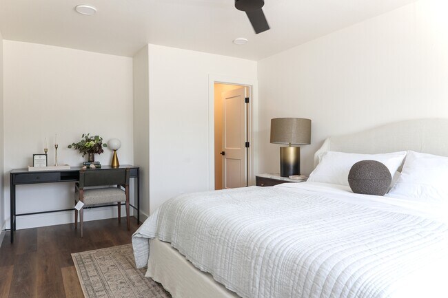 Building Photo - 279 N Richards Ave