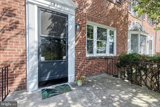 Primary Photo - 132 Dumbarton Rd