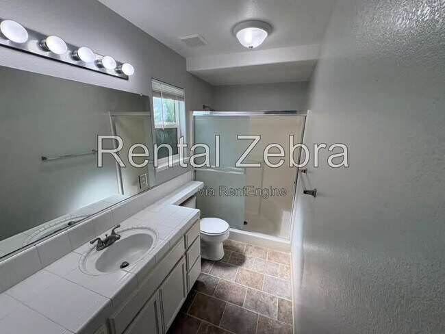Building Photo - 786 Kinglet Ct